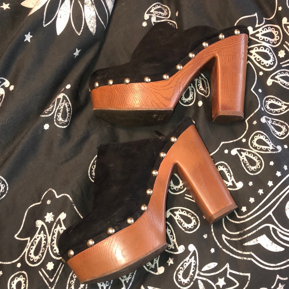Forever 21 clogs